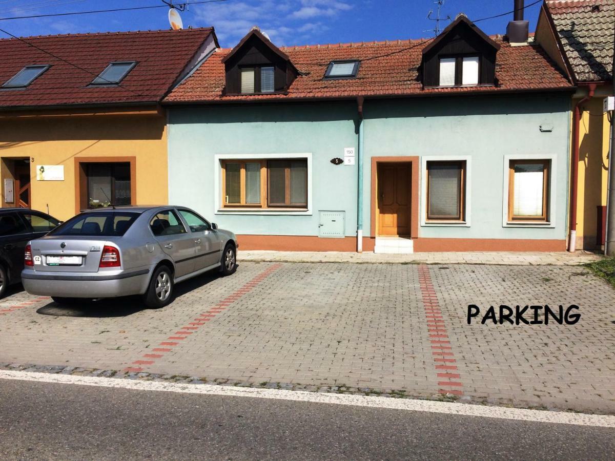 Apartman Mh Břeclav Buitenkant foto